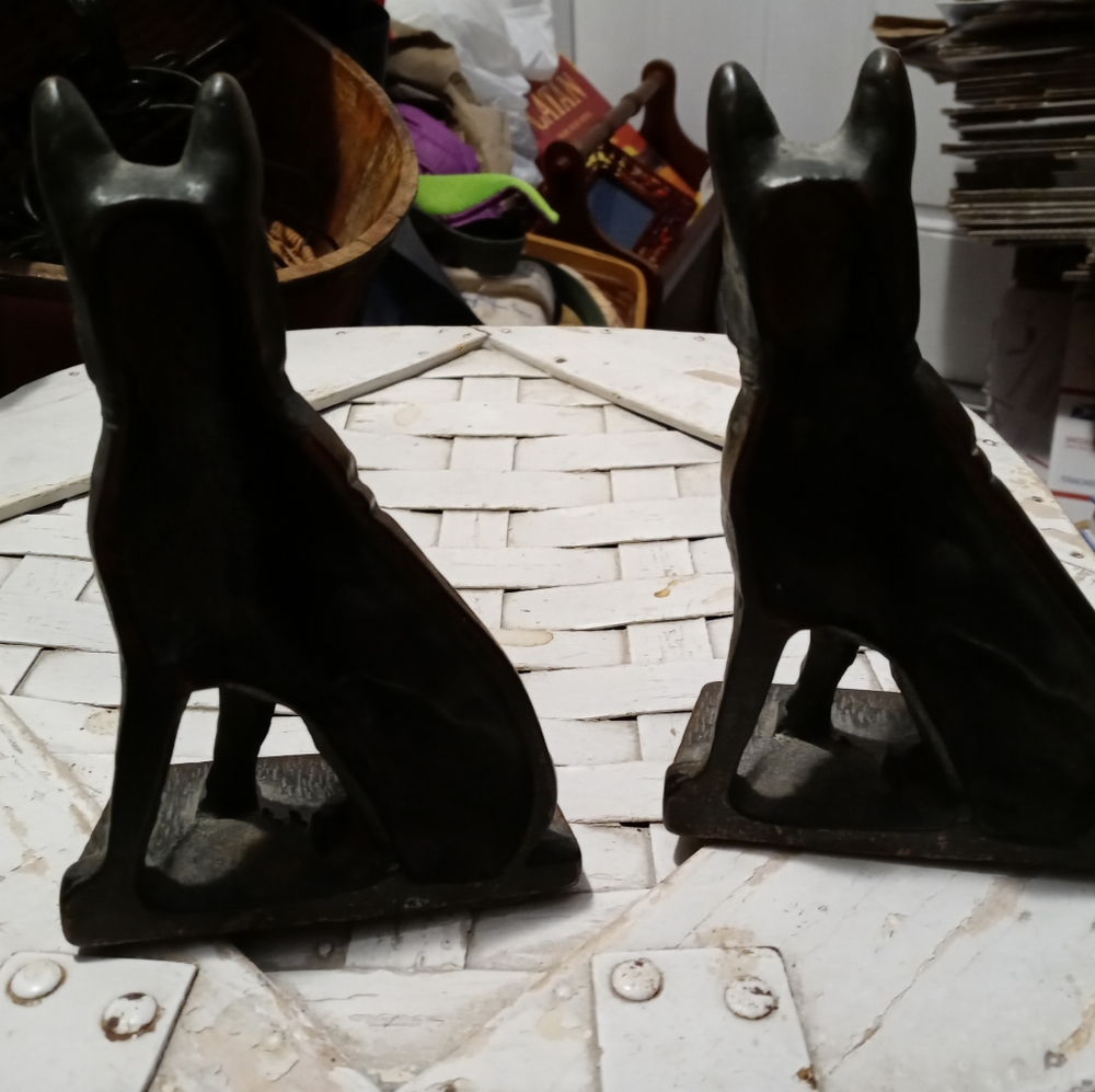 ๐ฆ
๐ANTIQUE PAIR OF GERMAN DOGS๐ ๐ ๐ทRARE๐ถFIRE๐ฅSALES!! ๐ฆฎ ๐โ๐ฆบ ๐ฉ ๐ - Picture 8 of 16